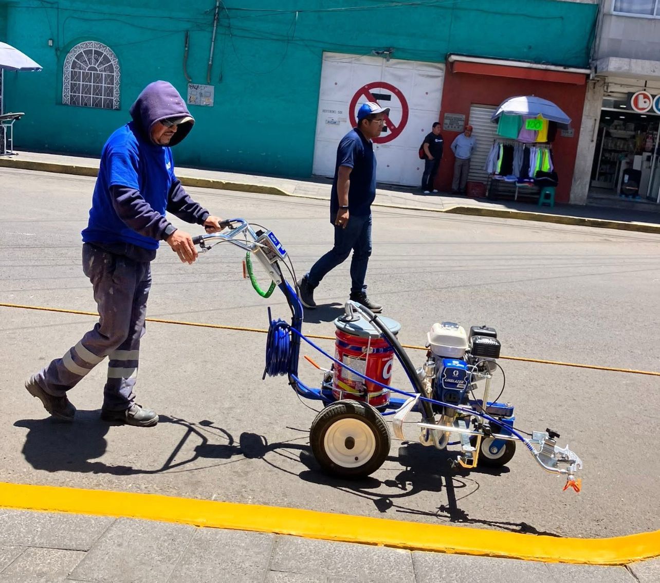 Gobierno de Apizaco mejora balizamiento en paradas del transporte público